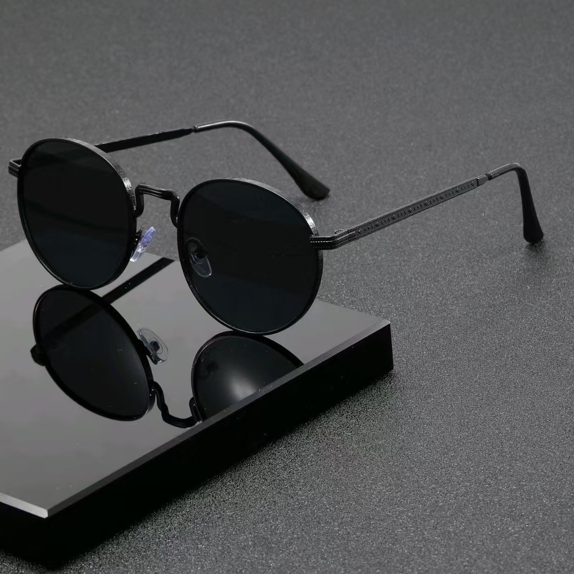 Designer Sunglasses - Lunettes de soleil rondes classiques et