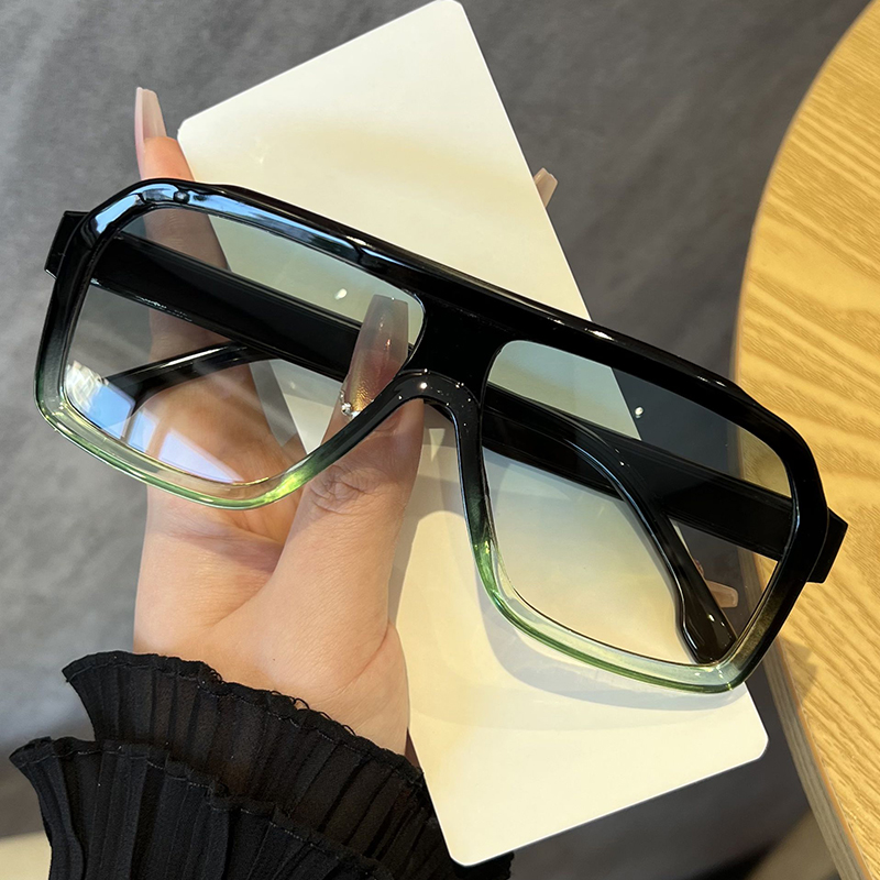 Lunettes de soleil surdimensio - Designer Sunglasses avis et prix